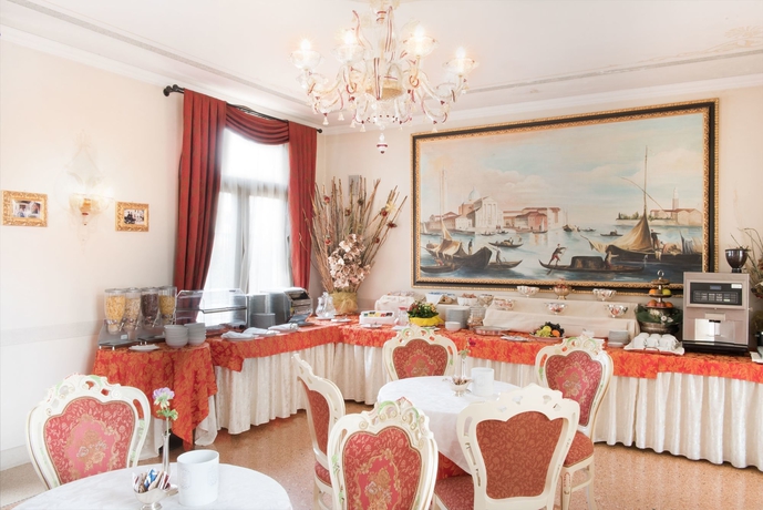 Imagen del bar/restaurante del Hotel Villa Foscarini. Foto 6