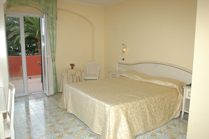 Imagen de la habitación del Hotel Villa Franca, Ischia. Foto 4