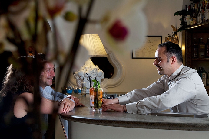 Imagen del bar/restaurante del Hotel Villa Franca, Montepertuso. Foto 3