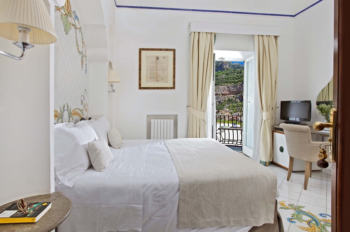 Imagen de la habitación del Hotel Villa Franca, Montepertuso. Foto 5