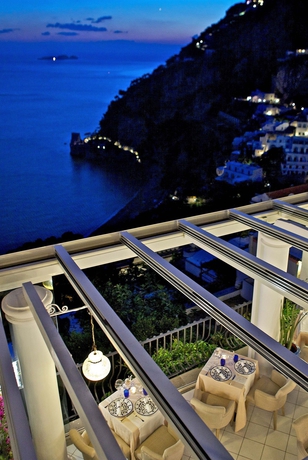 Imagen de los exteriores del Hotel Villa Franca, Montepertuso. Foto 12
