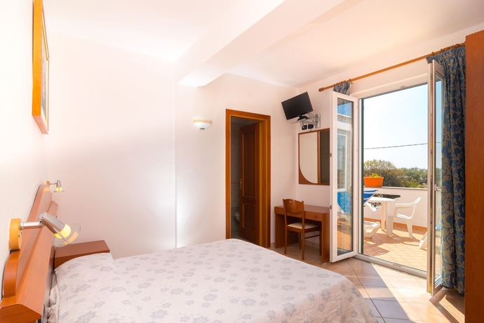Imagen de la habitación del Hotel Villa Fumerie. Foto 5