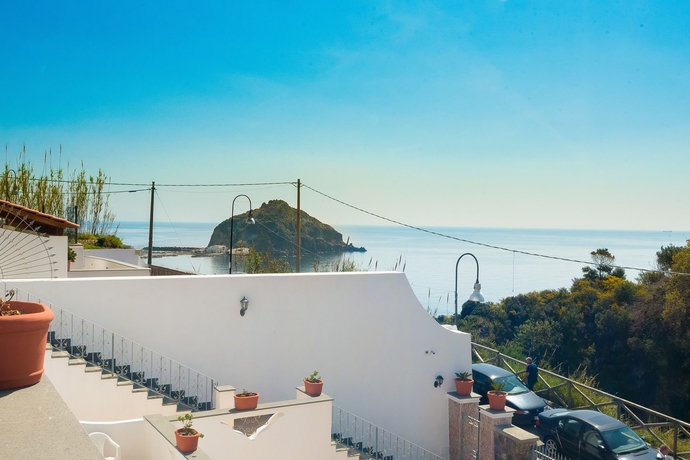 Imagen de los exteriores del Hotel Villa Fumerie. Foto 16