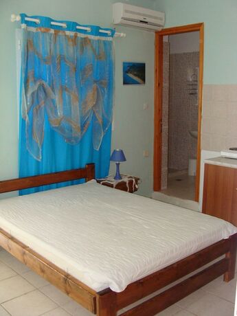 Imagen de la habitación del Hotel Villa Galini. Foto 17