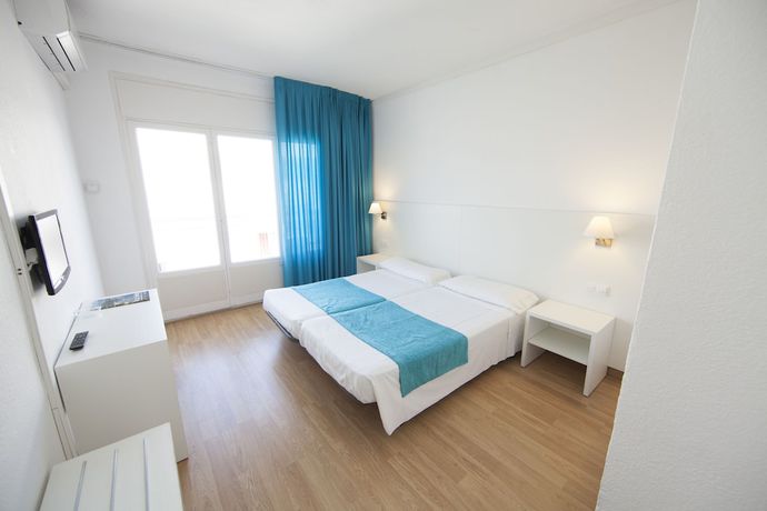 Imagen de la habitación del Hotel Villa Garbi. Foto 4
