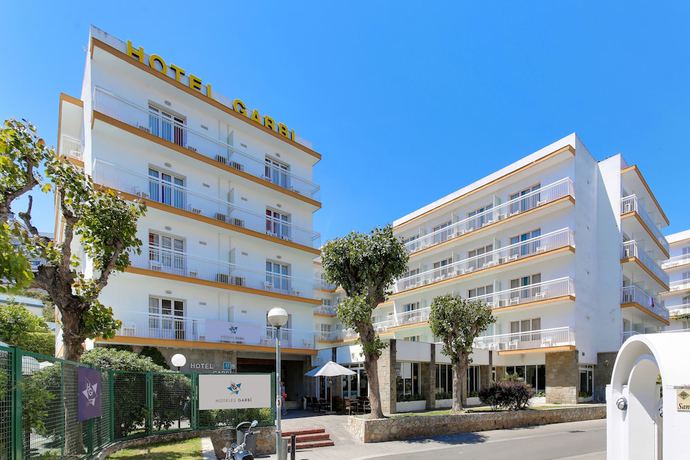 Imagen de los exteriores del Hotel Villa Garbi. Foto 8