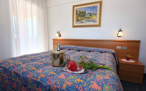 Imagen de la habitación del Hotel Villa Gemmy. Foto 3