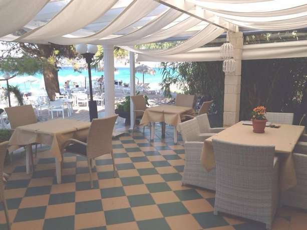 Imagen del bar/restaurante del Hotel Villa George. Foto 4