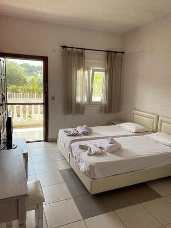 Imagen de la habitación del Hotel Villa George. Foto 7