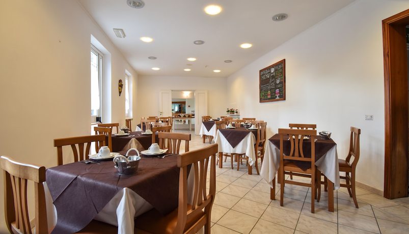 Imagen del bar/restaurante del Hotel Villa Giada. Foto 2