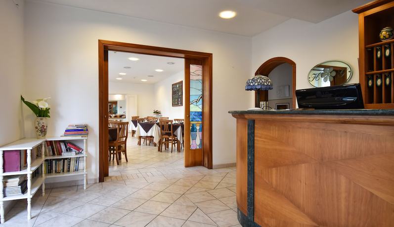 Imagen de los interiores del Hotel Villa Giada. Foto 19