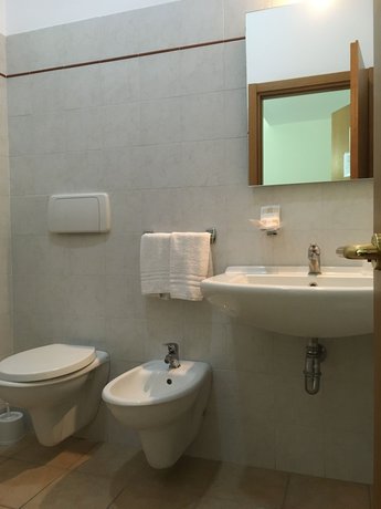Imagen de la habitación del Hotel Villa Giatra. Foto 8