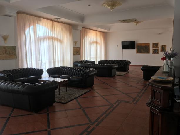 Imagen del bar/restaurante del Hotel Villa Giatra. Foto 2