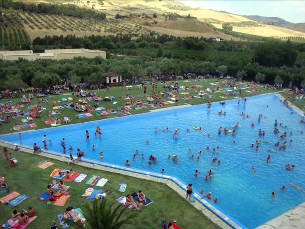 Imagen de la piscina del Hotel Villa Giatra. Foto 19