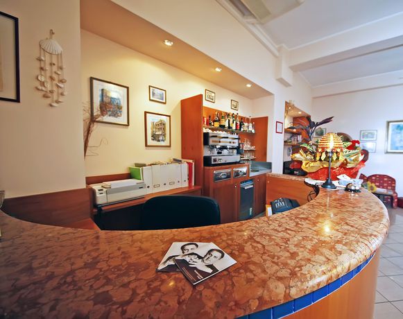 Imagen de los interiores del Hotel Villa Gioiosa, Rimini. Foto 20