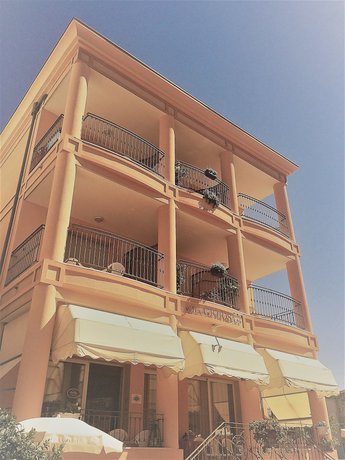 Imagen general del Hotel Villa Gioiosa, Rimini. Foto 5