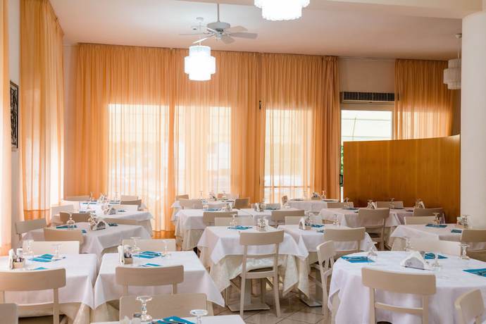Imagen del bar/restaurante del Hotel Villa Gioiosa, Rimini. Foto 9