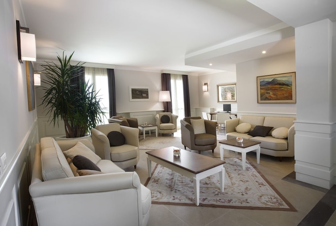 Imagen de los interiores del Hotel Villa Giorgia Albergo In Collin. Foto 17