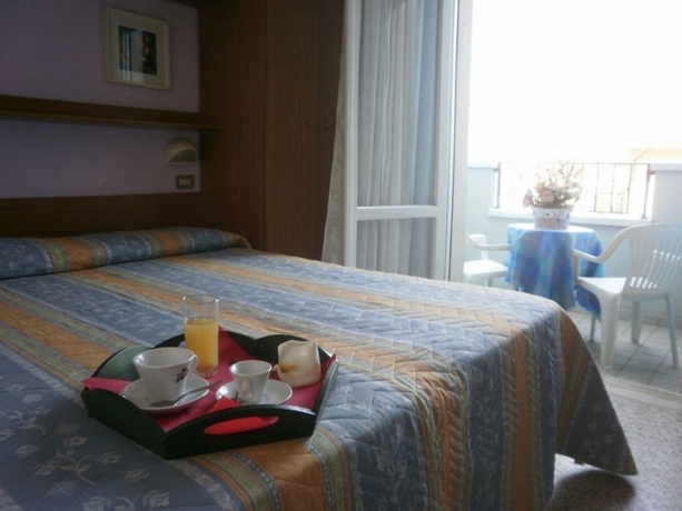 Imagen de la habitación del Hotel Villa Giovanna, Viserba. Foto 2