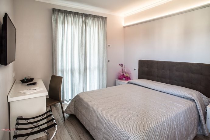 Imagen de la habitación del Hotel Villa Giulia, Aeropuerto de Roma-Ciampino. Foto 13