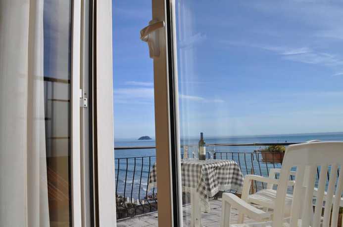 Imagen de la habitación del Hotel Villa Giulia, Laigueglia. Foto 2