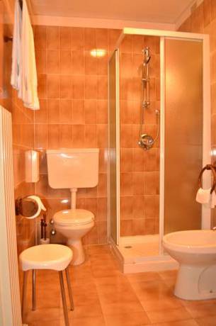 Imagen de la habitación del Hotel Villa Giuliana. Foto 12