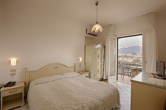 Imagen de la habitación del Hotel Villa Giuseppina. Foto 3