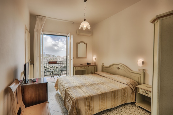 Imagen de la habitación del Hotel Villa Giuseppina. Foto 6