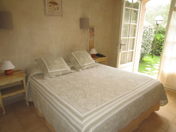 Imagen de la habitación del Hotel Villa Glanum. Foto 15