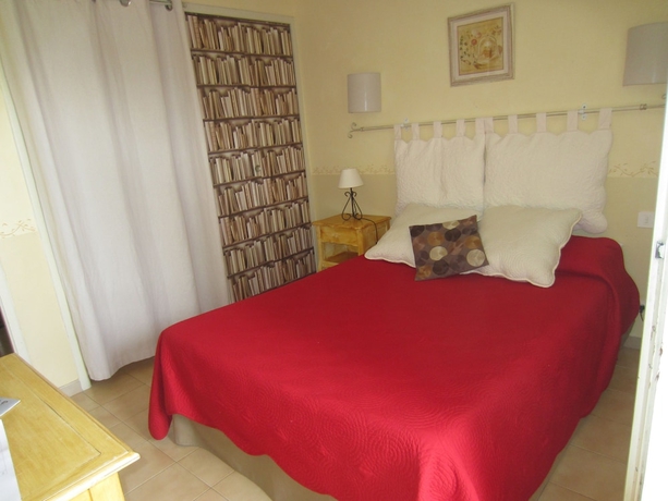 Imagen de la habitación del Hotel Villa Glanum. Foto 16