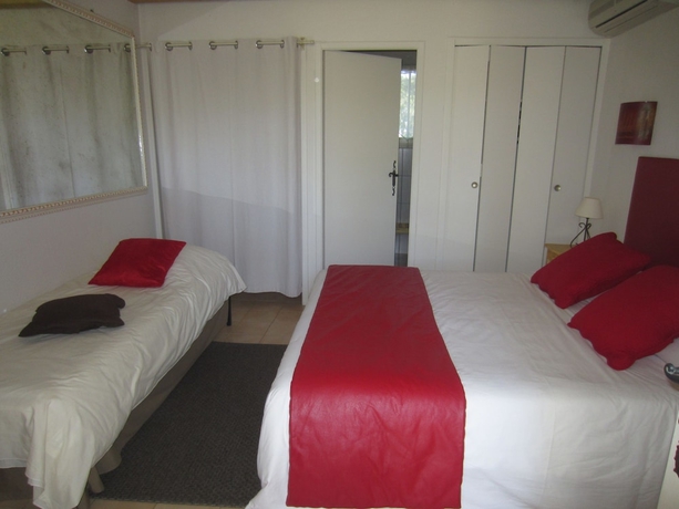 Imagen de la habitación del Hotel Villa Glanum. Foto 17