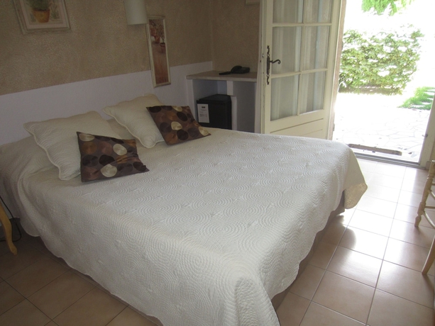 Imagen de la habitación del Hotel Villa Glanum. Foto 18