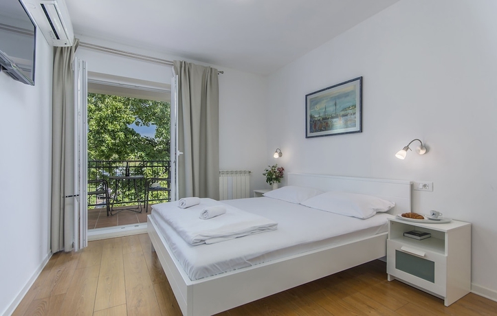 Imagen de los exteriores del Hotel Villa Gloria, Porec. Foto 17