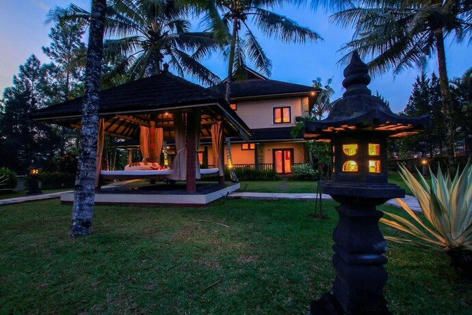 Imagen de los exteriores del Hotel Villa Grand Artos. Foto 34