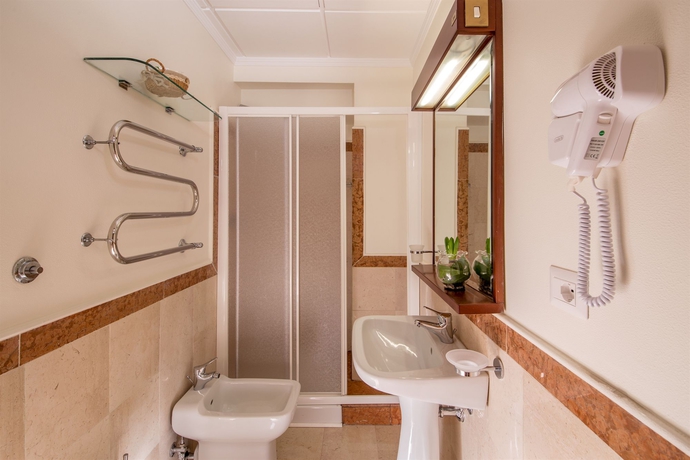 Imagen de la habitación del Hotel Villa Grazioli. Foto 6