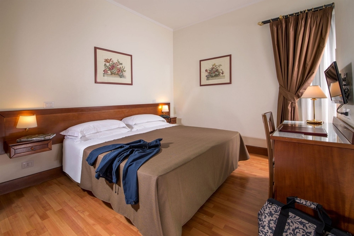 Imagen de la habitación del Hotel Villa Grazioli. Foto 7