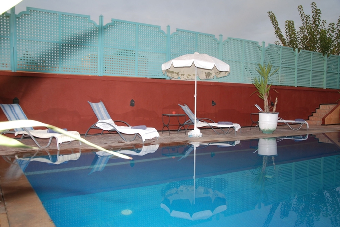 Imagen de la piscina del Hotel Villa Guest. Foto 16