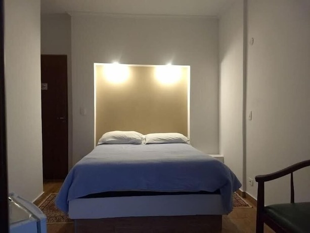 Imagen de la habitación del Hotel Villa Hegus. Foto 13