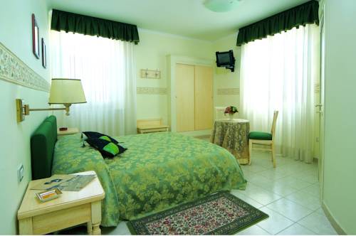 Imagen de la habitación del Hotel Villa Helvetia, Grottammare. Foto 6