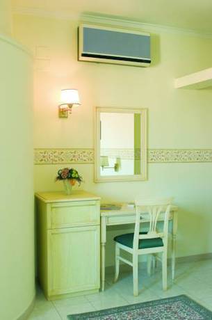 Imagen de la habitación del Hotel Villa Helvetia, Grottammare. Foto 11