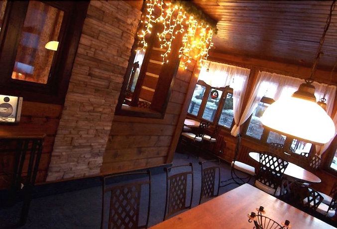 Imagen del bar/restaurante del Hotel Villa Hubertus. Foto 4
