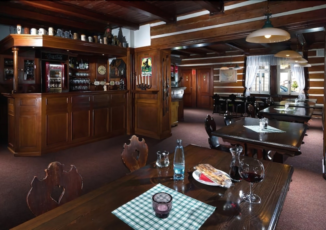 Imagen del bar/restaurante del Hotel Villa Hubertus. Foto 6