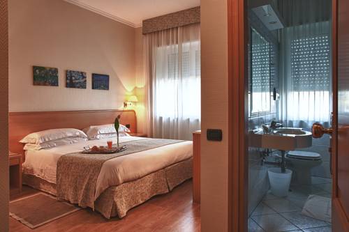 Imagen de la habitación del Hotel Villa Ida. Foto 7