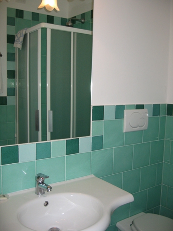 Imagen de la habitación del Hotel Villa Igea. Foto 5