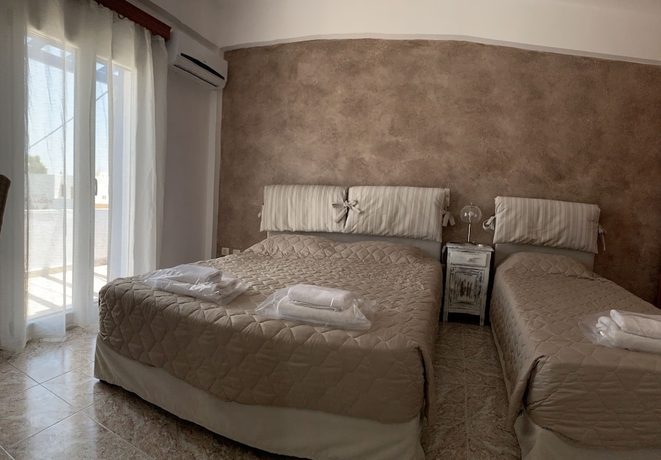 Imagen de la habitación del Hotel Villa Ilios, Old Port Fira. Foto 13