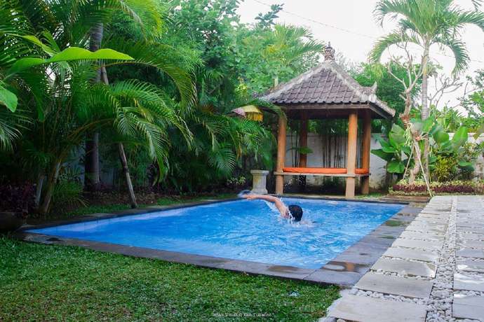 Imagen de la piscina del Hotel Villa Iman. Foto 17