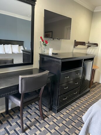 Imagen de la habitación del Hotel Villa Inn and Suites. Foto 6