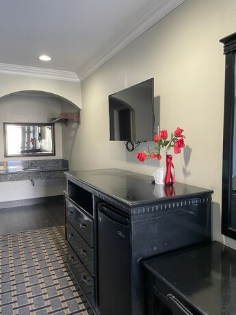 Imagen de la habitación del Hotel Villa Inn and Suites. Foto 7
