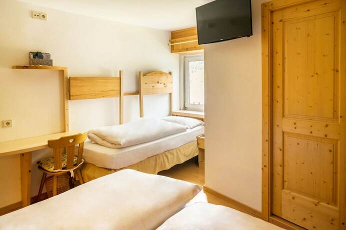 Imagen de la habitación del Hotel Villa Insam. Foto 14