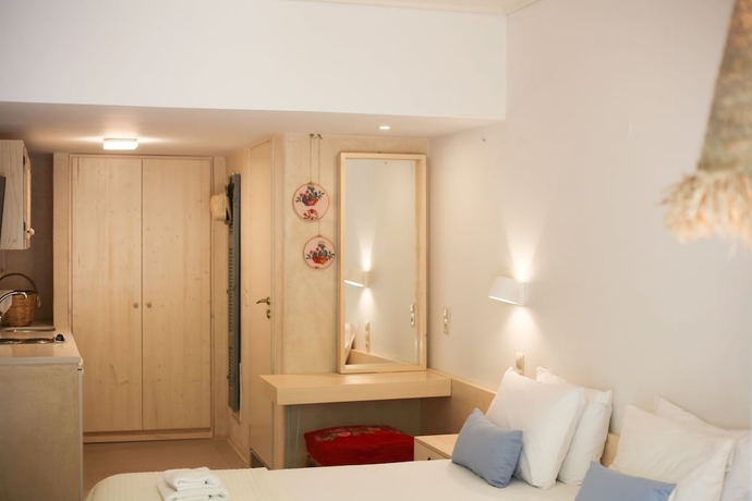 Imagen de la habitación del Hotel Villa Iokasti. Foto 13